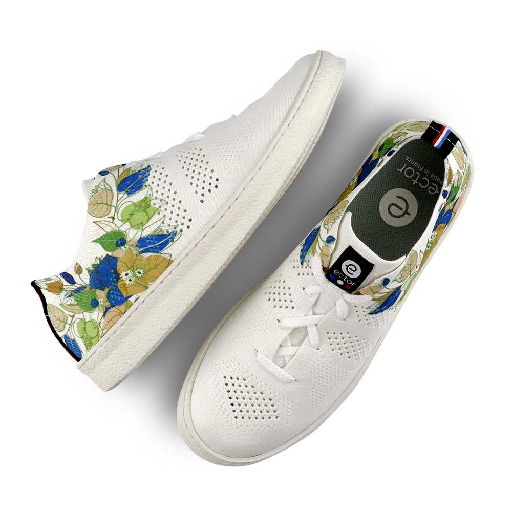 Sneakers blanche à fleurs bleues Made in France