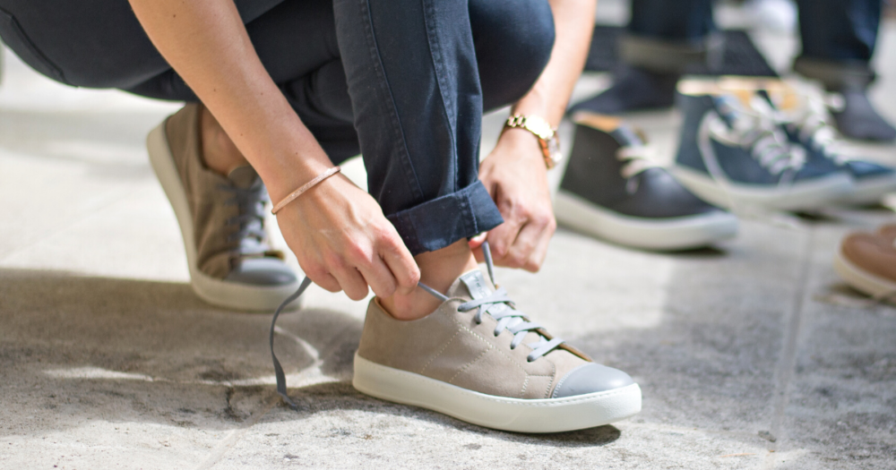 Chaussures en daim grises fabriquées en France