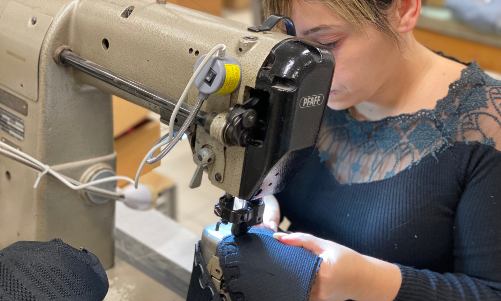 Fabrication sneakers piquage fait en France