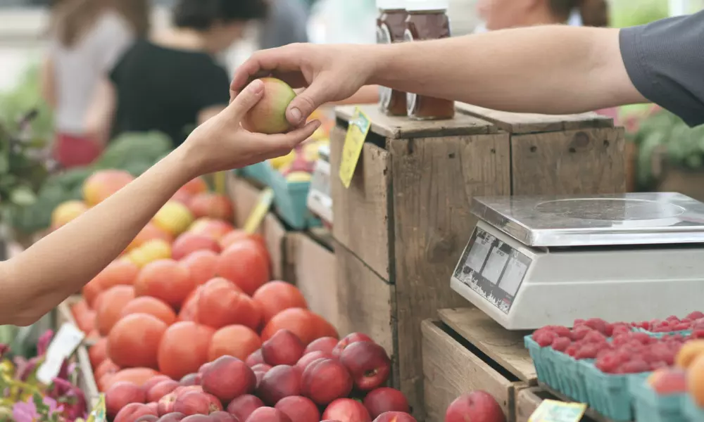 vente pomme marché produit local