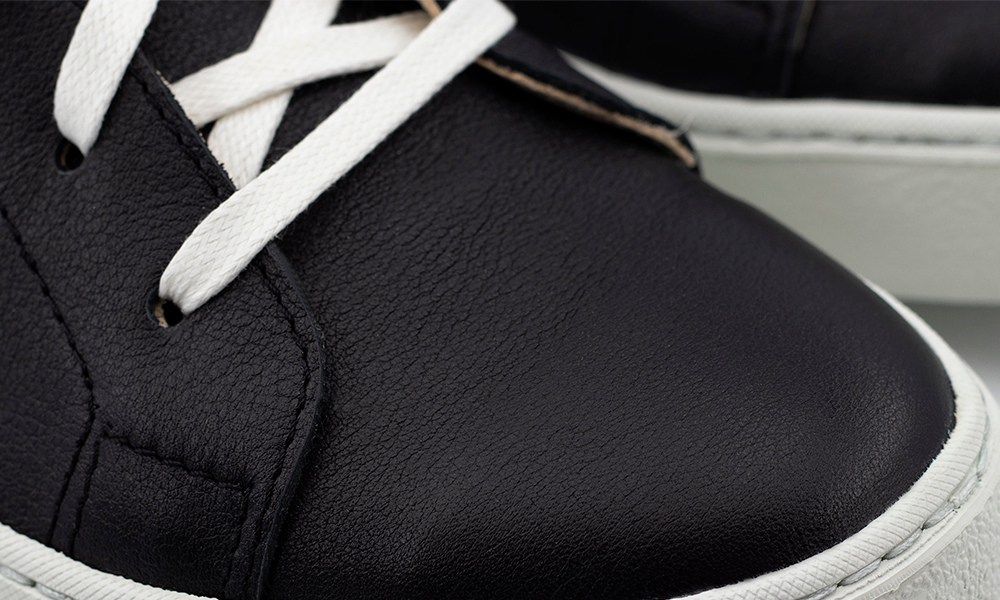 Entretien sneakers françaises cuir noir