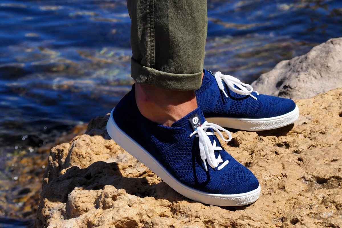 Baskets recyclées recyclables bleu marine