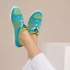 chaussures basses bleu ciel et vert anis